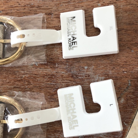 All solid not available - Picture 2 of 16